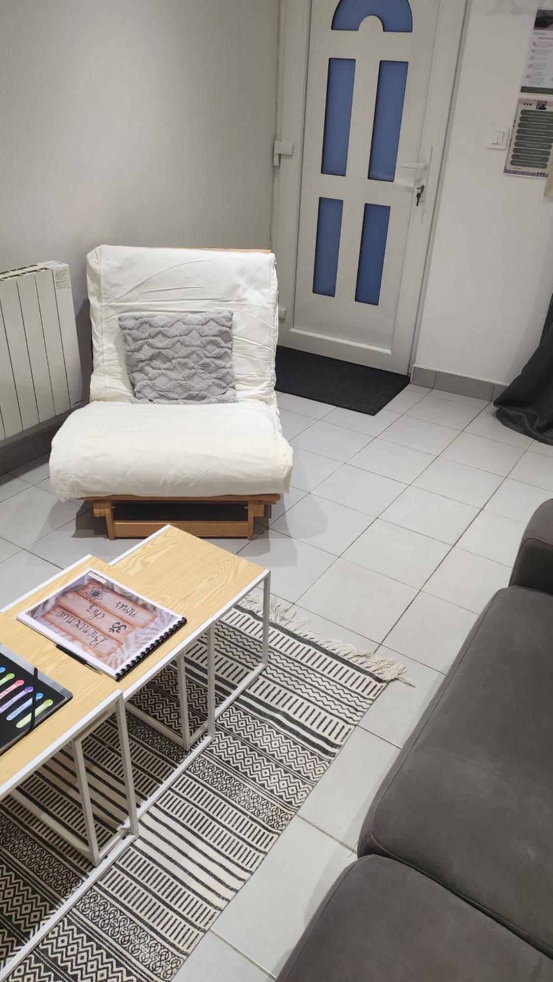 Joli Studio En Centre Ville Faremoutiers 외부 사진